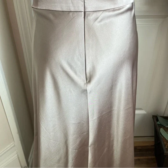 OC by OC Satin Sleeveless V-Neck Floor Length Gown Champagne Sz 12 - Picture 13 of 16